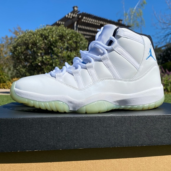 Jordan 11 Legend Blue - Picture 2 of 10